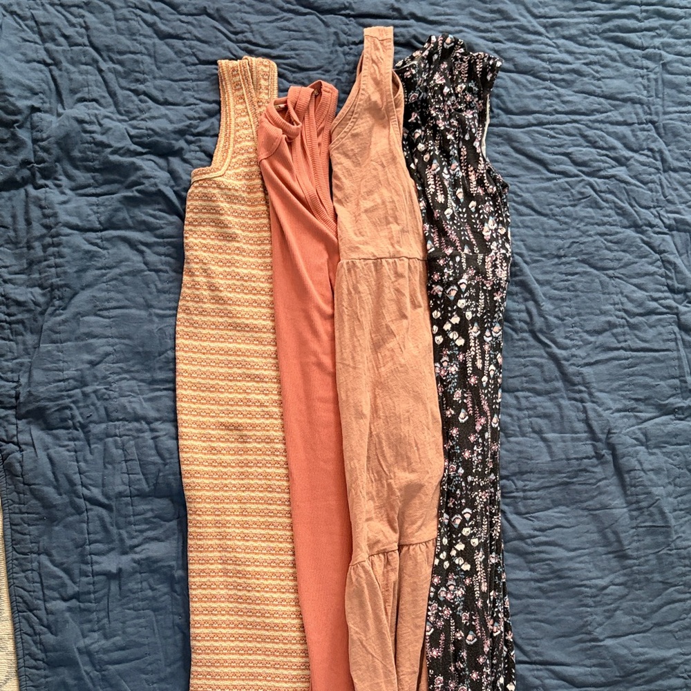 Set of Four Sleeveless Maternity Dresses